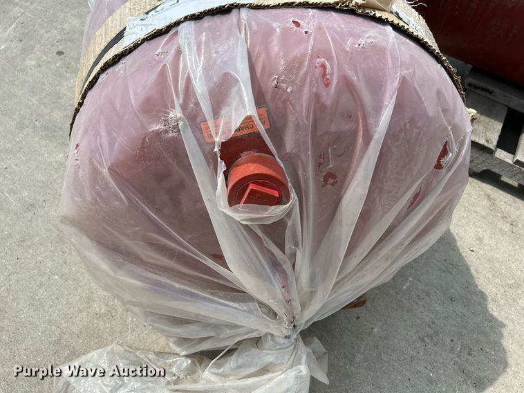 image for item MC9891 (2) pressurized expansion tanks