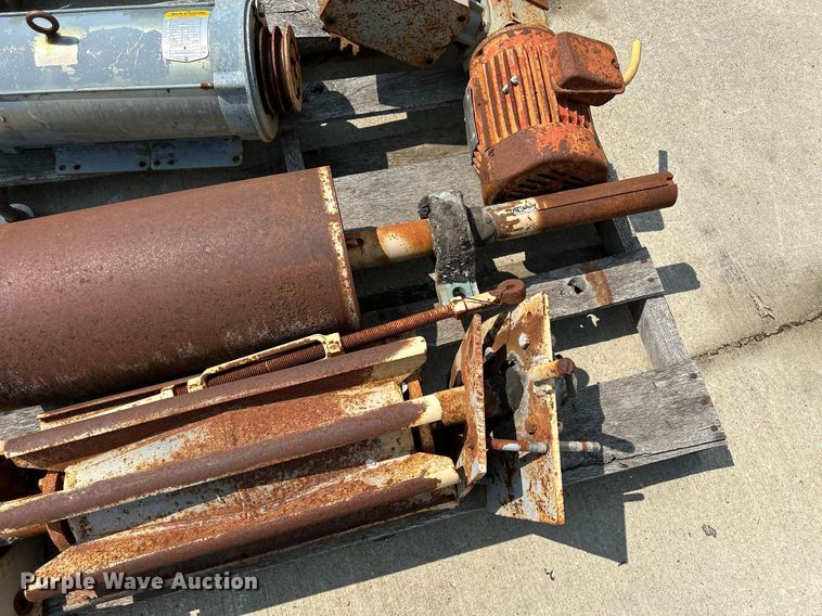 image for item MC9897 (5) electric motors