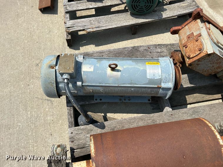 image for item MC9897 (5) electric motors