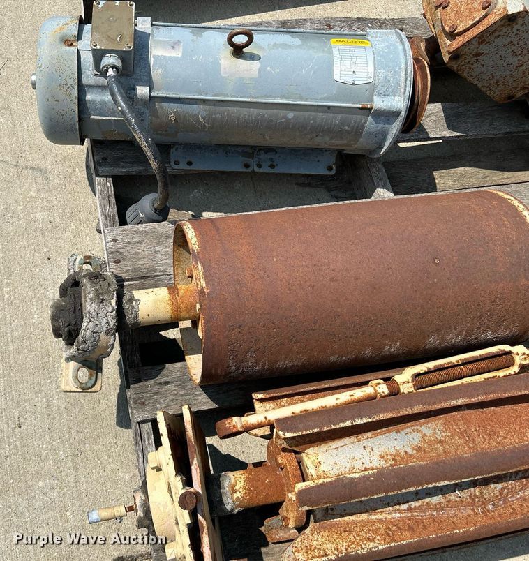 image for item MC9897 (5) electric motors