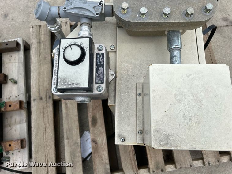 image for item MC9913 (3) heaters