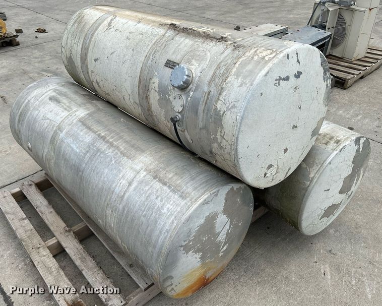 image for item MC9914 (3) aluminum fuel tanks