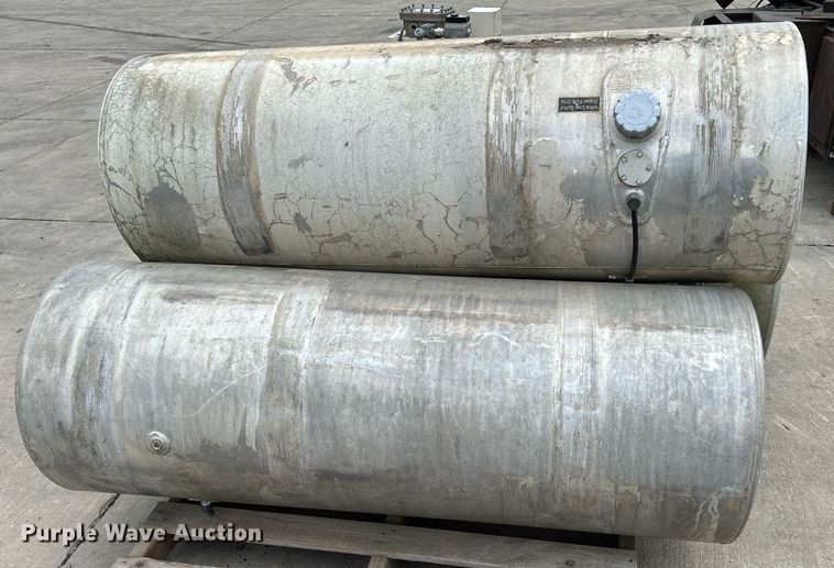 image for item MC9914 (3) aluminum fuel tanks