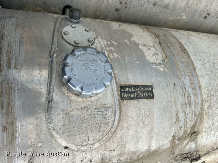 image for item MC9914 (3) aluminum fuel tanks