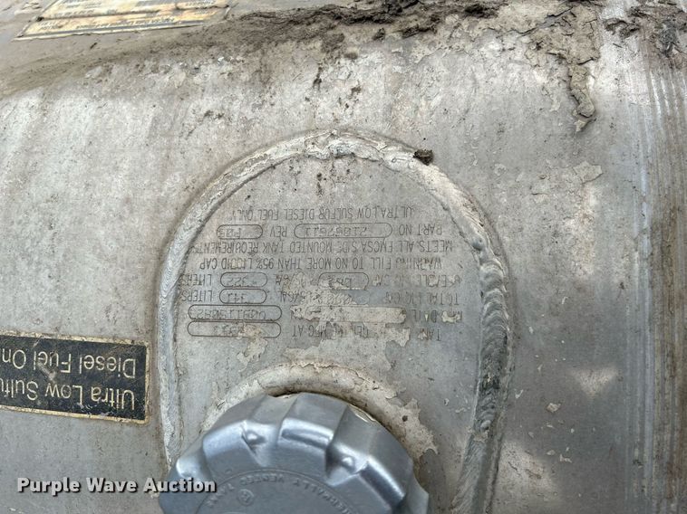 image for item MC9914 (3) aluminum fuel tanks