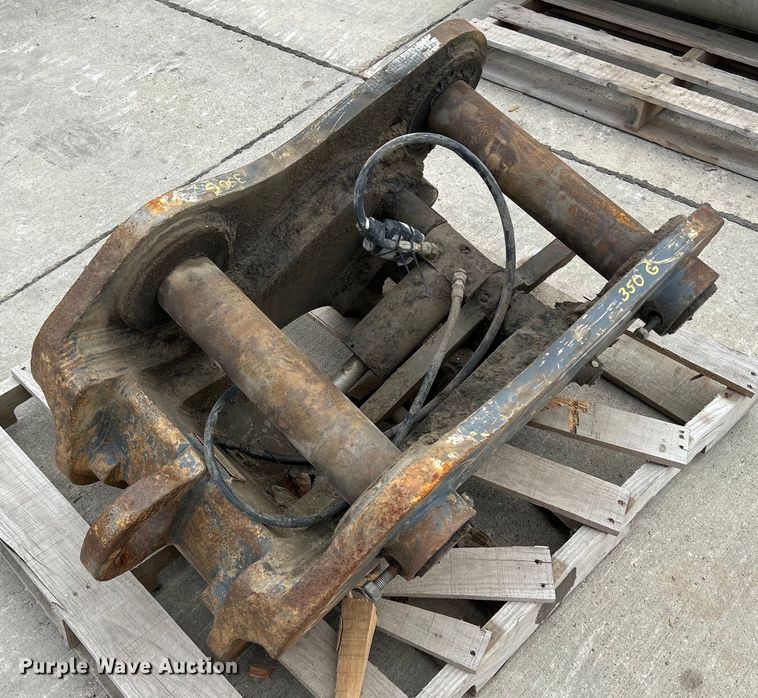 image for item MC9915 JRB  hydraulic quick coupler