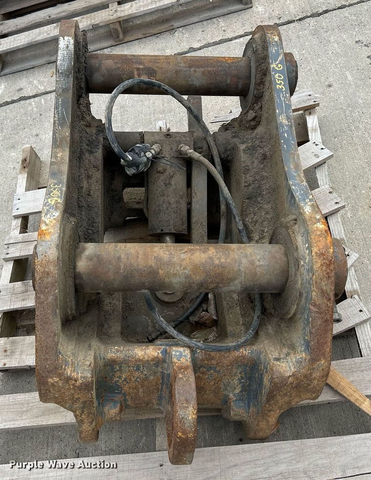 image for item MC9915 JRB  hydraulic quick coupler