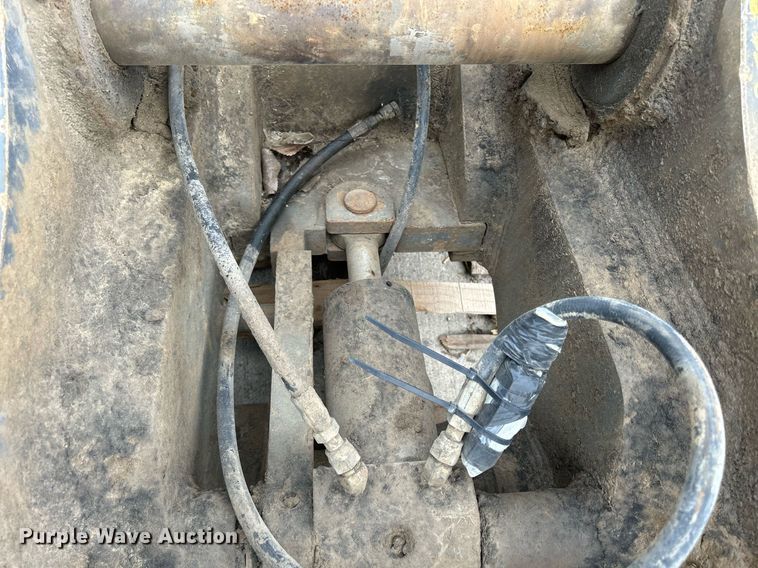 image for item MC9915 JRB  hydraulic quick coupler