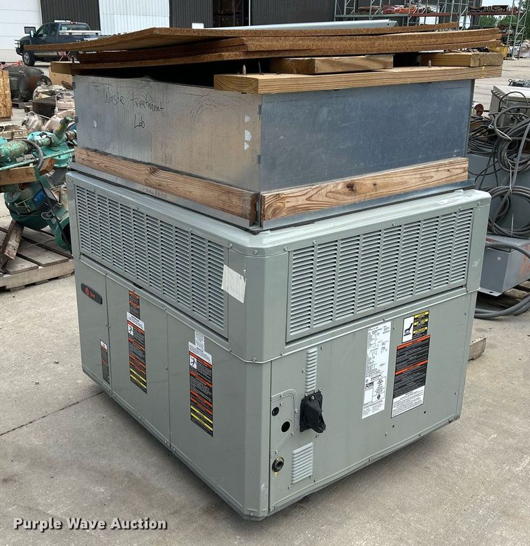 image for item MC9917 2008 Trane 4YCC3018A1040AA  HVAC system