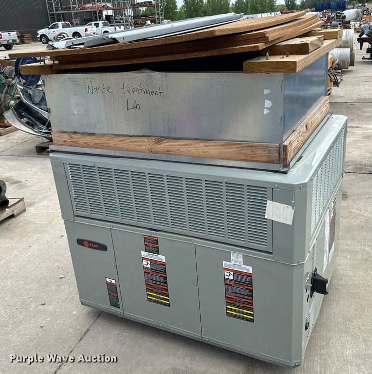 image for item MC9917 2008 Trane 4YCC3018A1040AA  HVAC system