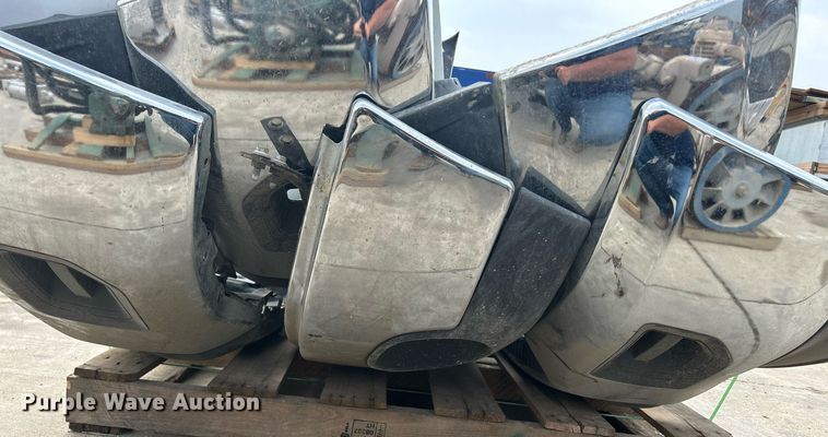 image for item MC9923 (4) 2015 GMC front bumpers