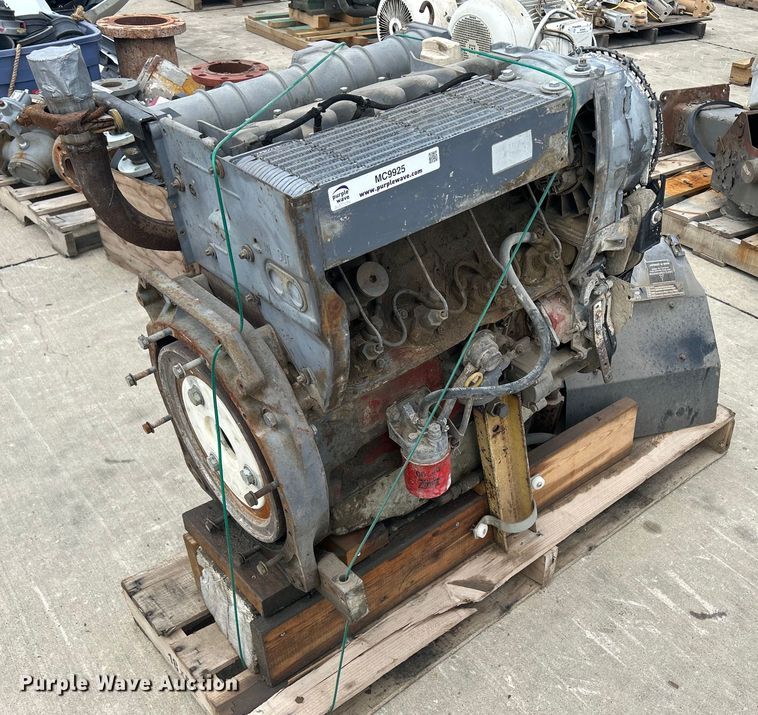 image for item MC9925 Deutz BF4L 1011  engine