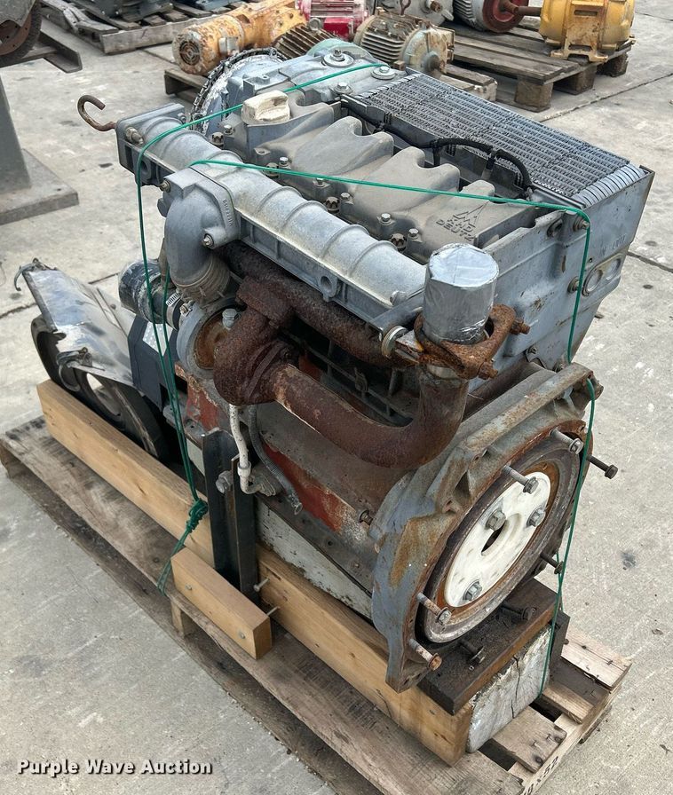 image for item MC9925 Deutz BF4L 1011  engine