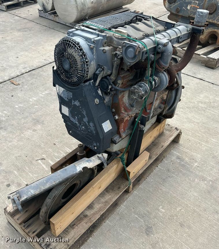 image for item MC9925 Deutz BF4L 1011  engine