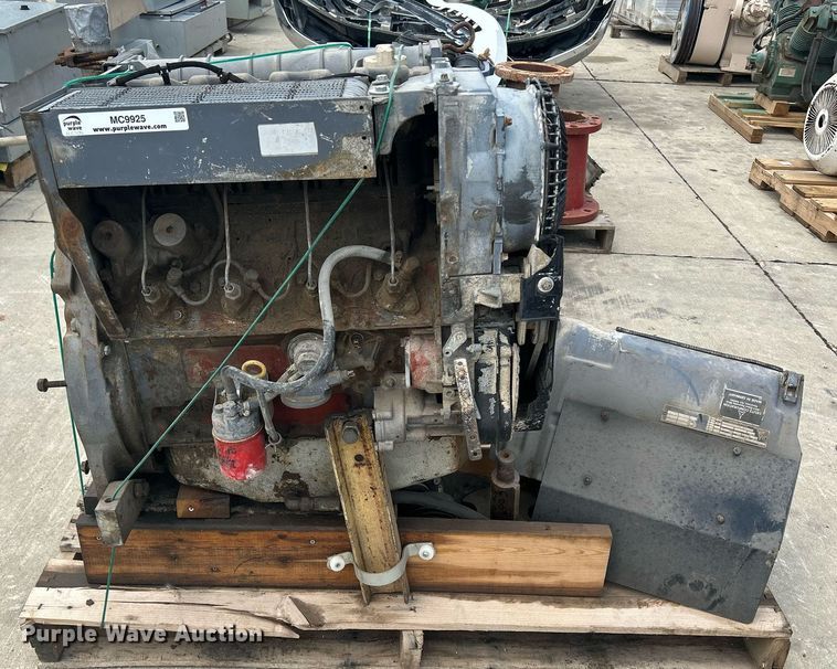 image for item MC9925 Deutz BF4L 1011  engine