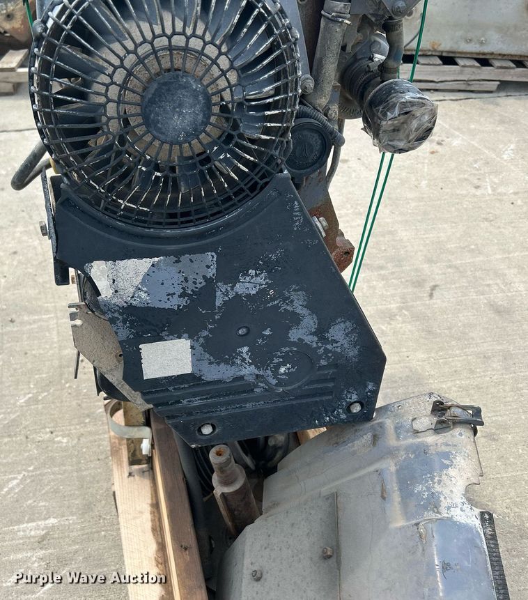 image for item MC9925 Deutz BF4L 1011  engine