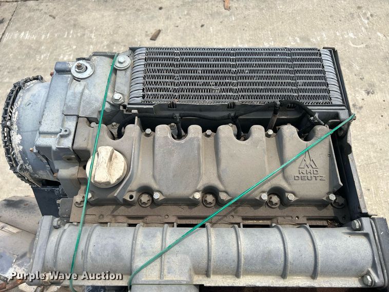 image for item MC9925 Deutz BF4L 1011  engine