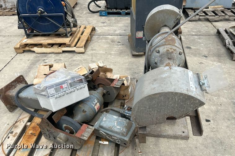 image for item MC9927 Tools