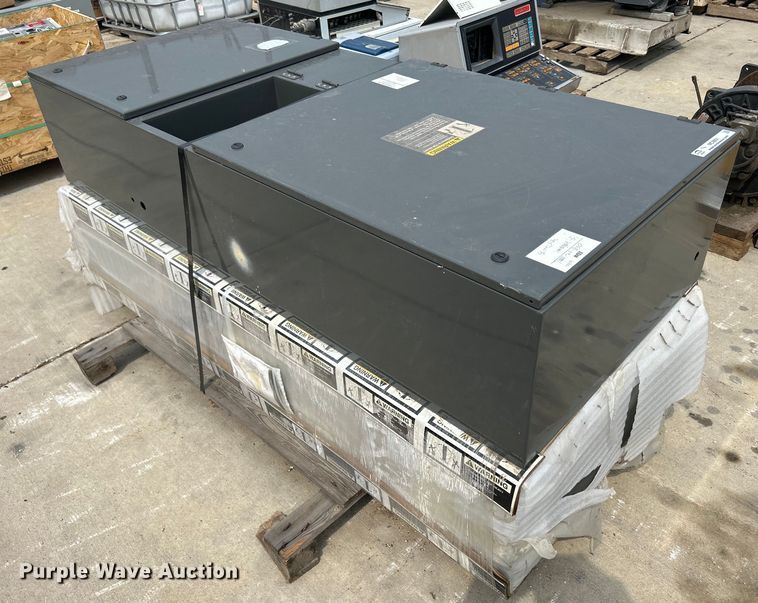 image for item MC9931 (2) storage containers