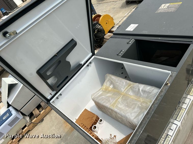 image for item MC9931 (2) storage containers