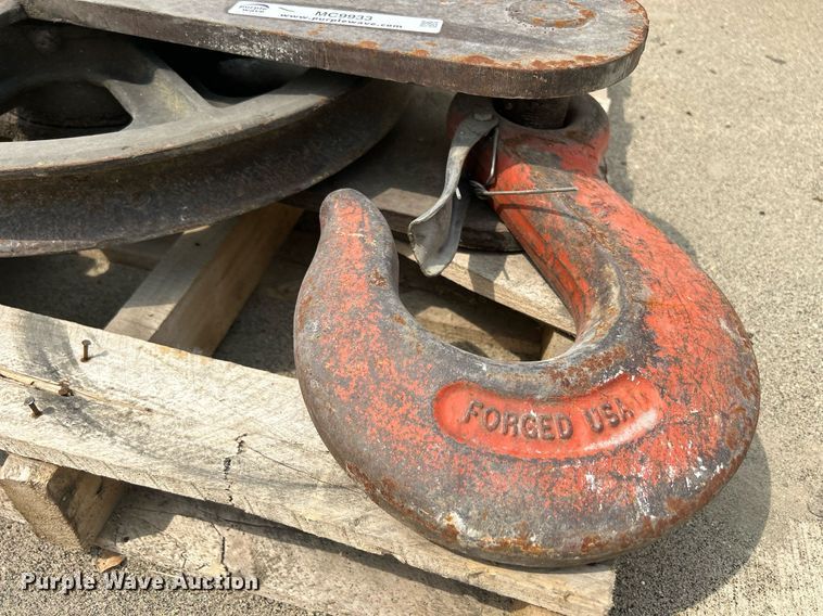 image for item MC9933 Crane hook