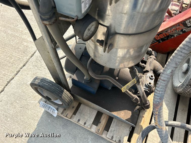 image for item MC9935 (3) paint sprayers