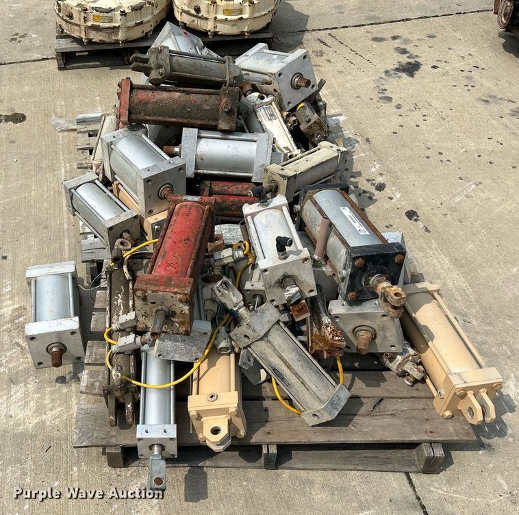 image for item MC9938 (2) pallets of cylinders