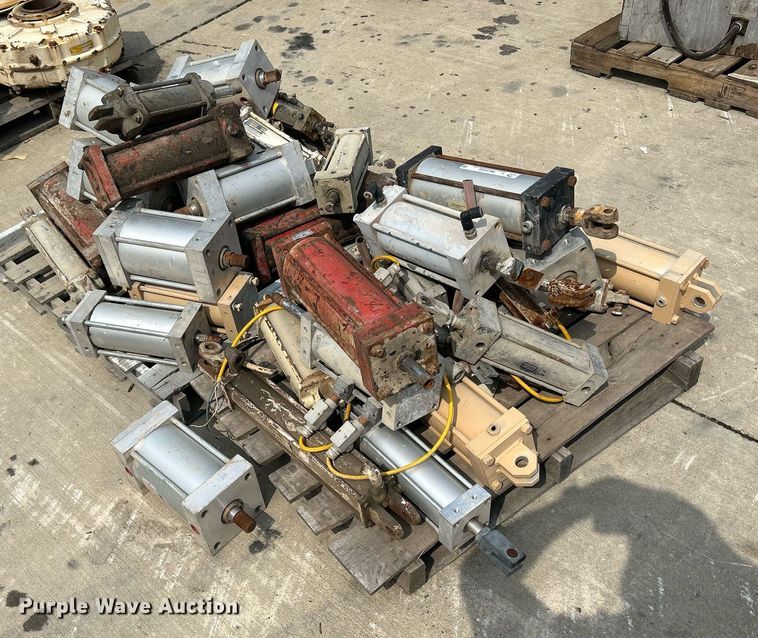 image for item MC9938 (2) pallets of cylinders