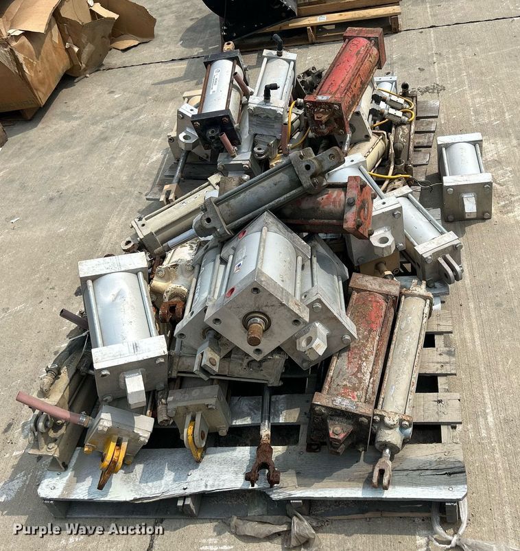 image for item MC9938 (2) pallets of cylinders