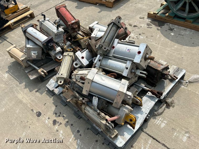 image for item MC9938 (2) pallets of cylinders