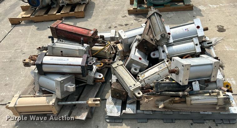 image for item MC9938 (2) pallets of cylinders