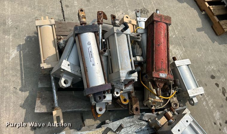 image for item MC9938 (2) pallets of cylinders