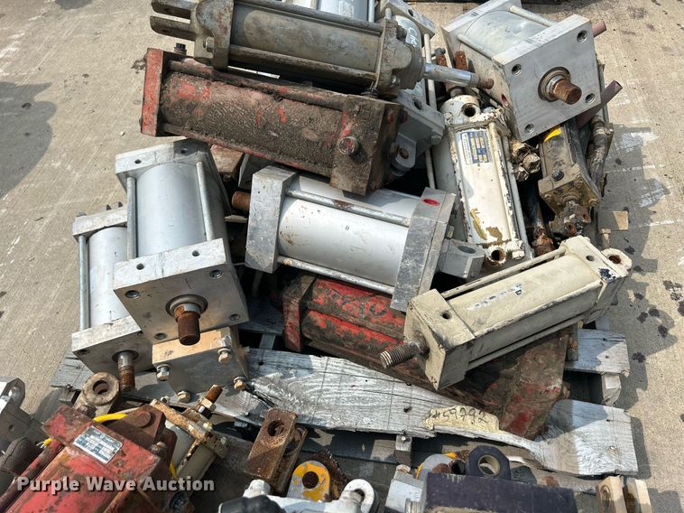 image for item MC9938 (2) pallets of cylinders