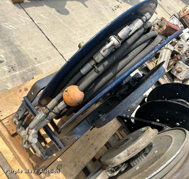 image for item MC9939 (3) Hose reels