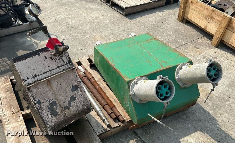 image for item MC9943 (10) hydraulic tanks