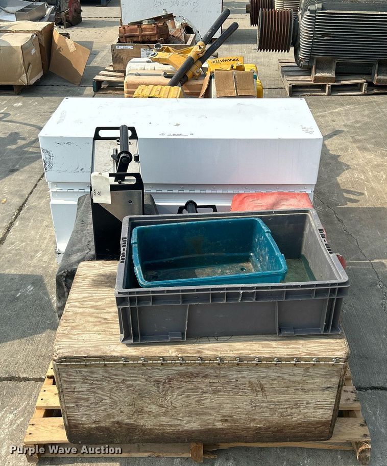 image for item MC9944 Laser leveling equipment