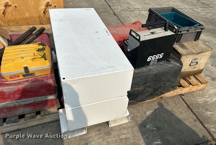 image for item MC9944 Laser leveling equipment