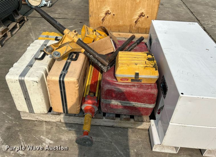 image for item MC9944 Laser leveling equipment