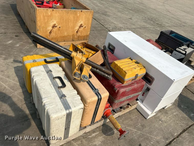 image for item MC9944 Laser leveling equipment