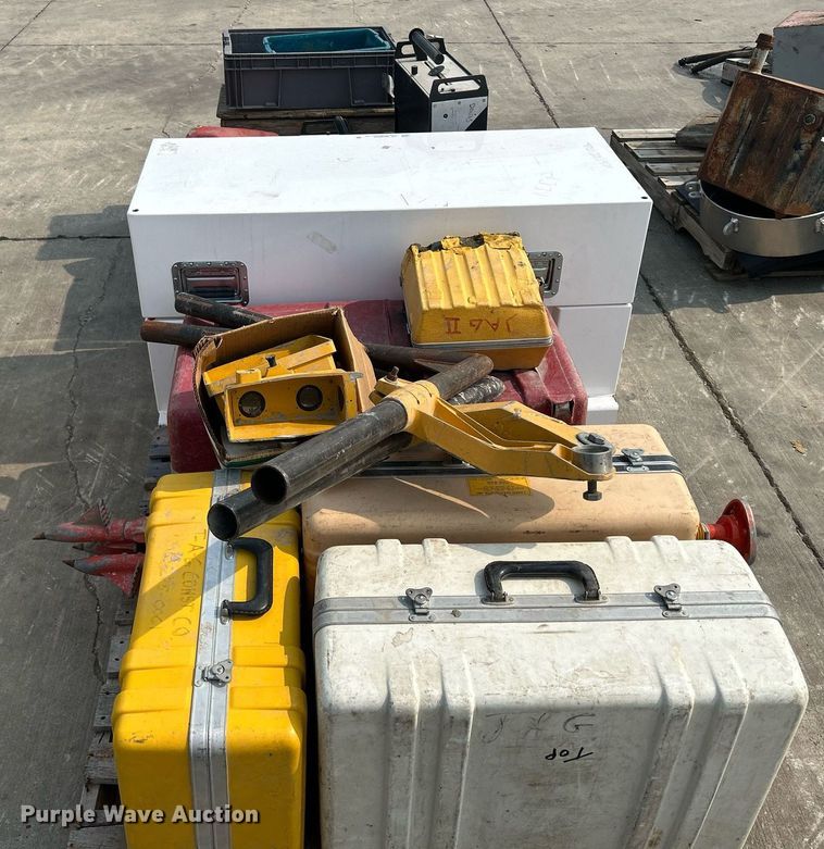 image for item MC9944 Laser leveling equipment