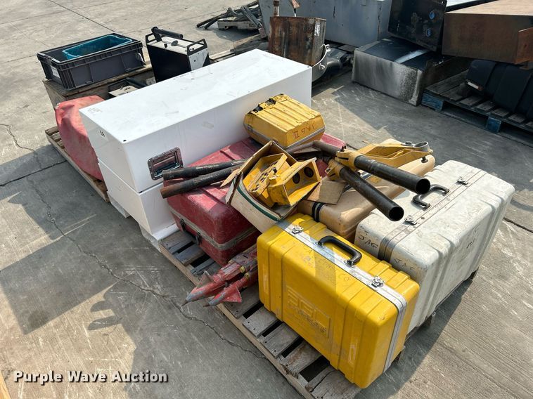 image for item MC9944 Laser leveling equipment