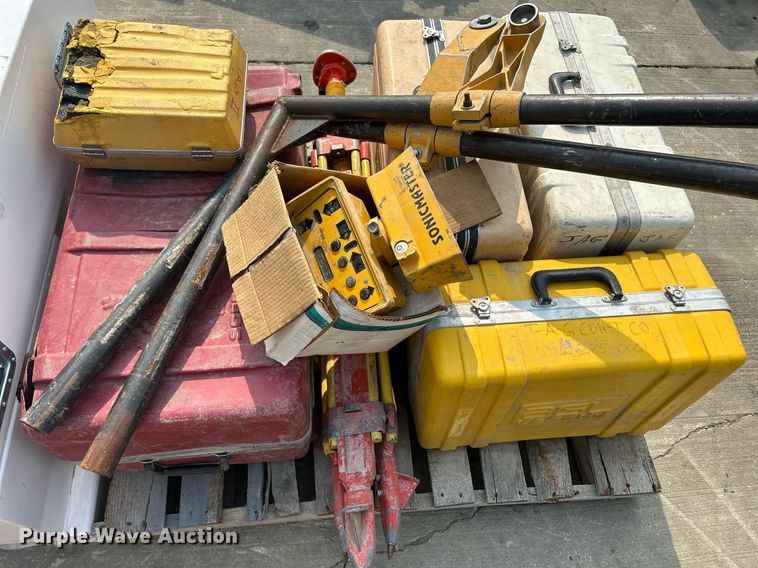 image for item MC9944 Laser leveling equipment