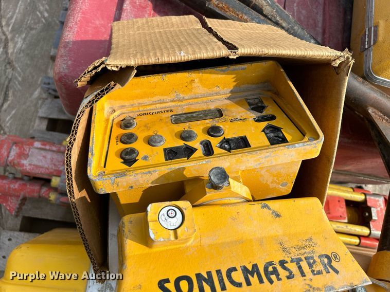 image for item MC9944 Laser leveling equipment