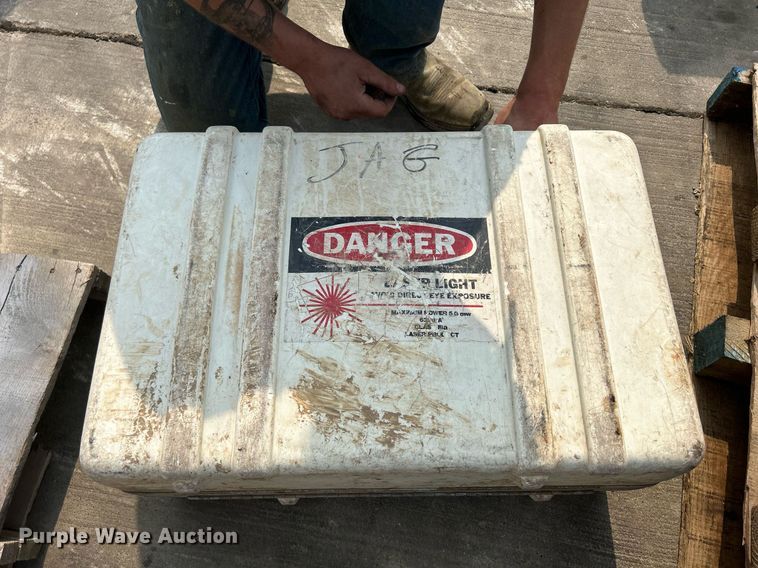 image for item MC9944 Laser leveling equipment