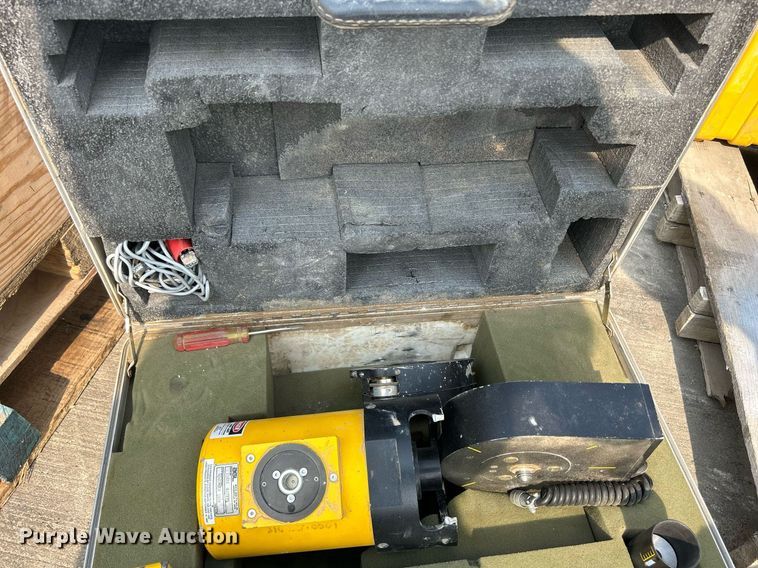 image for item MC9944 Laser leveling equipment