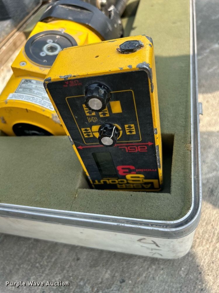 image for item MC9944 Laser leveling equipment