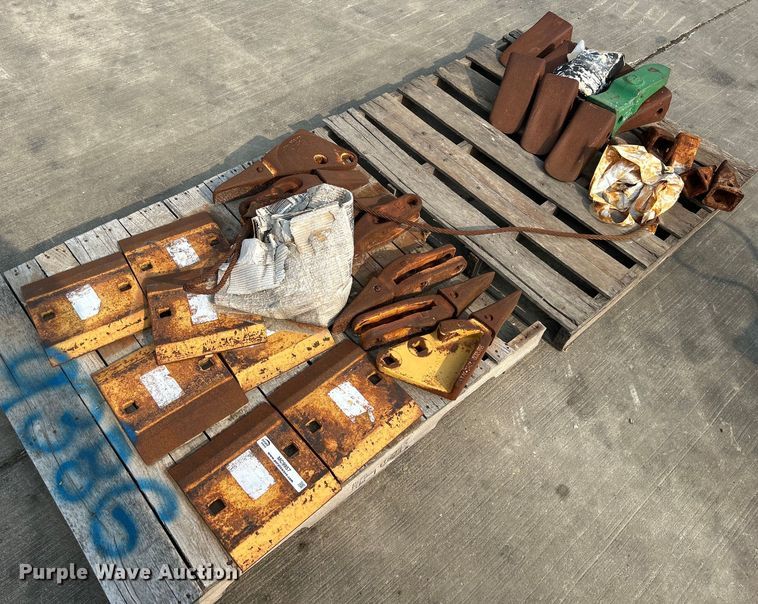 image for item MC9957 Wheel loader bucket parts