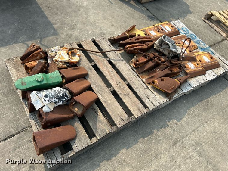 image for item MC9957 Wheel loader bucket parts