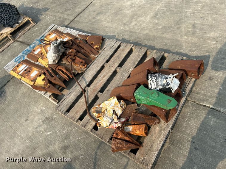 image for item MC9957 Wheel loader bucket parts