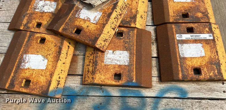 image for item MC9957 Wheel loader bucket parts